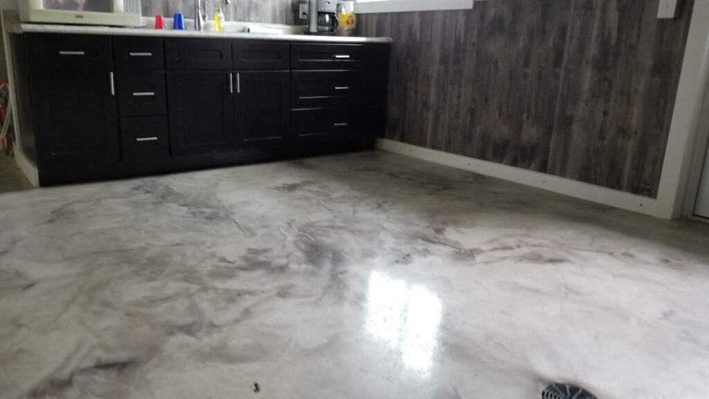 Grey and White Marble Flooring in Bathroom